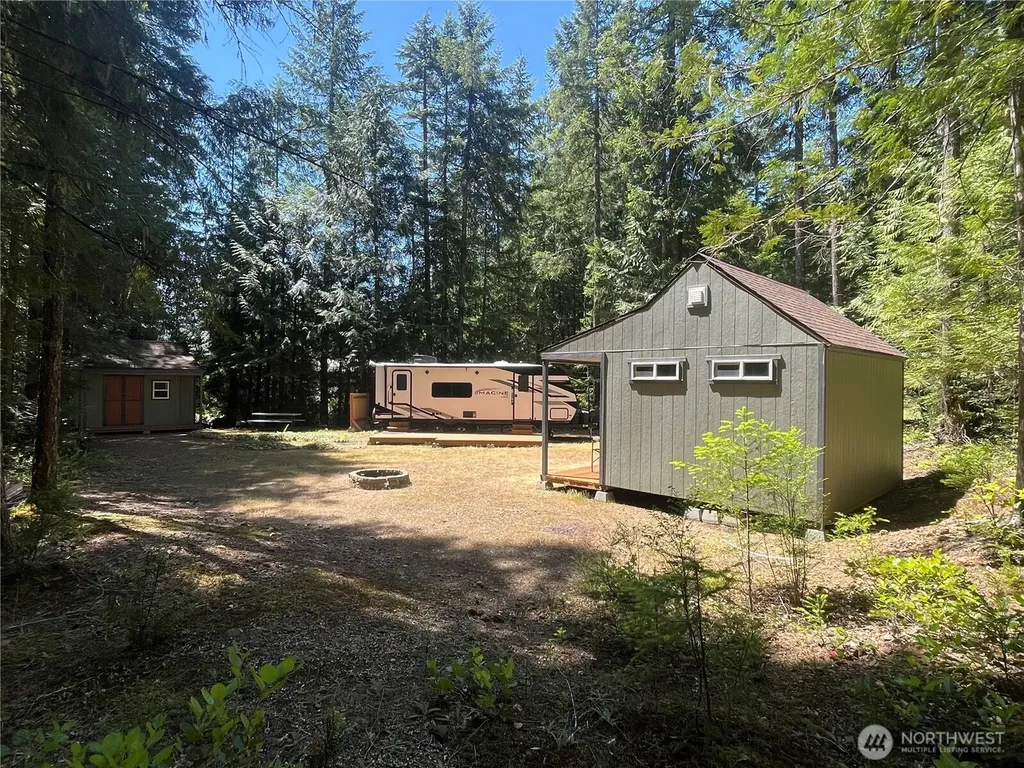 212 N Mt Jupiter Drive Hoodsport WA 98548