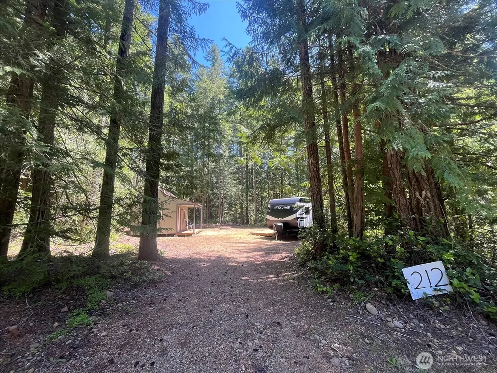 212 N Mt Jupiter Drive Hoodsport WA 98548
