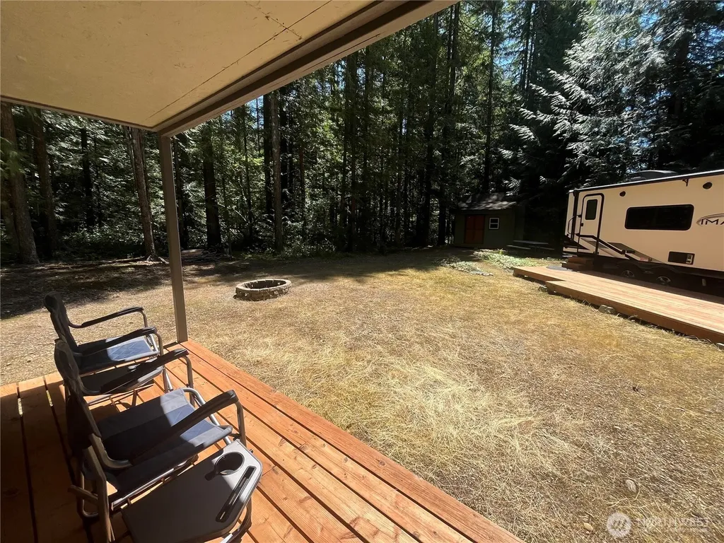 212 N Mt Jupiter Drive Hoodsport WA 98548