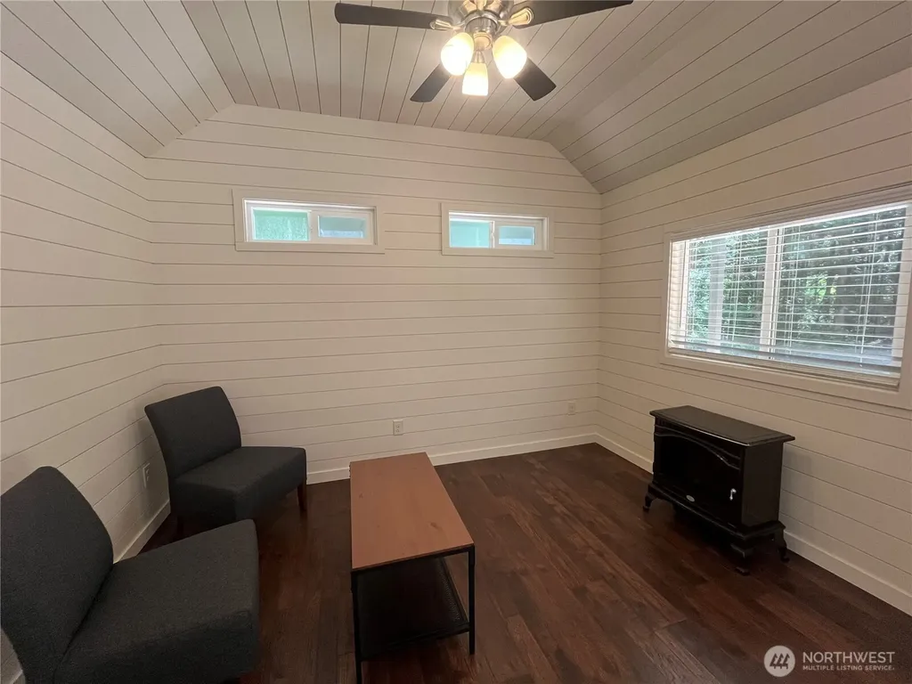 212 N Mt Jupiter Drive Hoodsport WA 98548