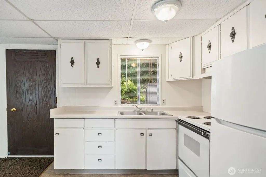 18705 1st Avenue NE Suquamish WA 98392