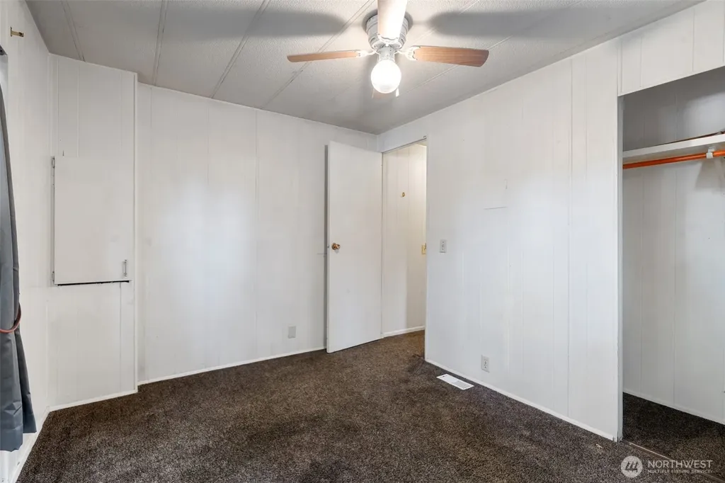 18705 1st Avenue NE Suquamish WA 98392