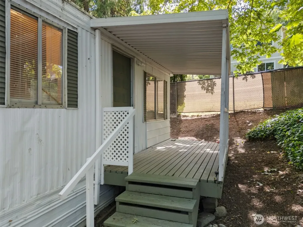18705 1st Avenue NE Suquamish WA 98392