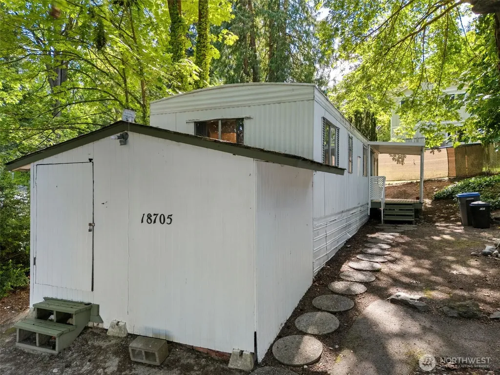 18705 1st Avenue NE Suquamish WA 98392