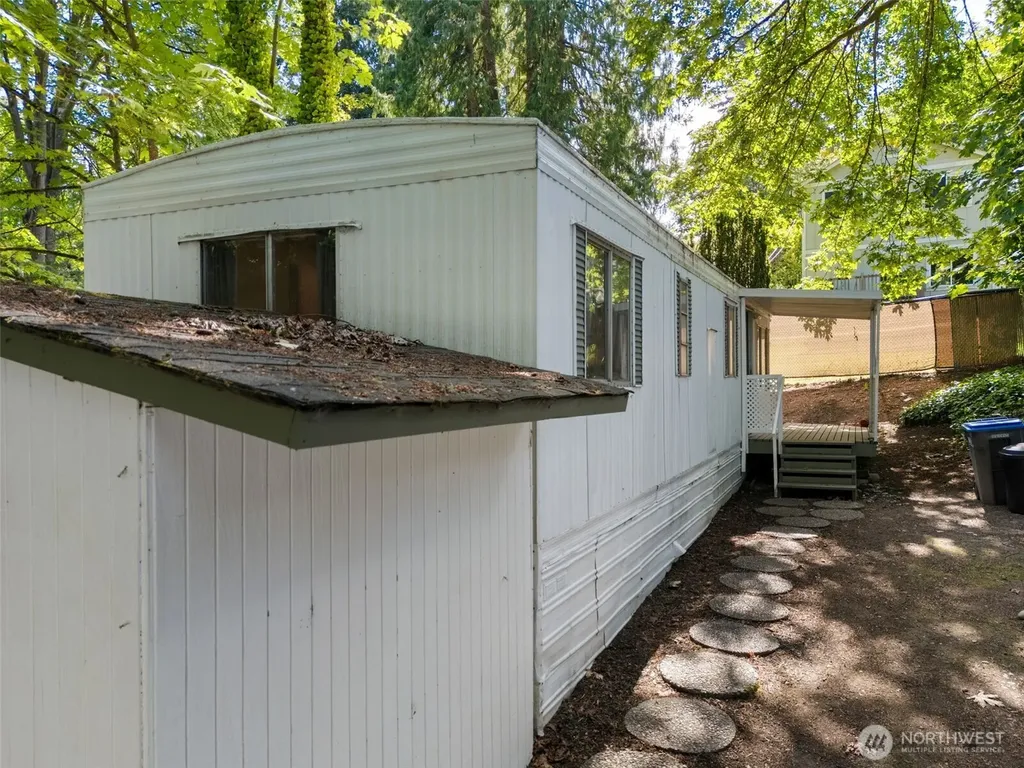18705 1st Avenue NE Suquamish WA 98392