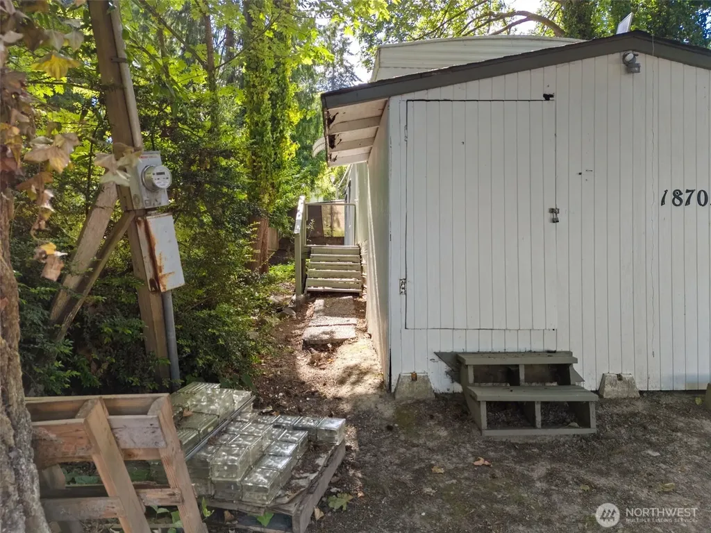 18705 1st Avenue NE Suquamish WA 98392