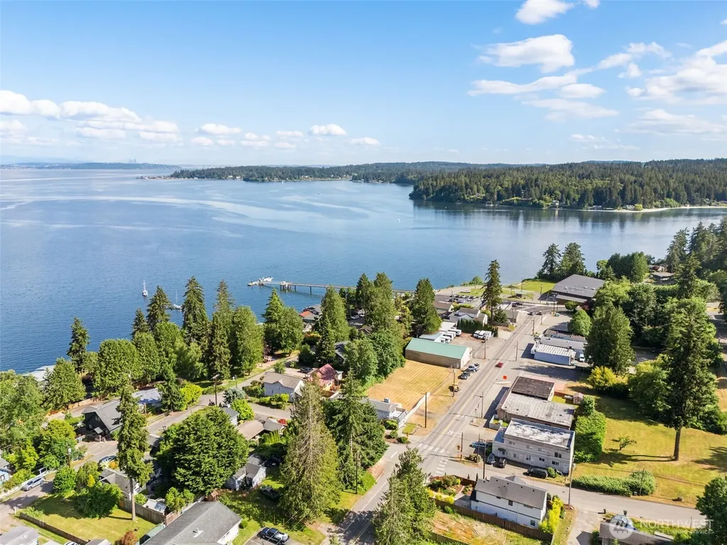 18705 1st Avenue NE Suquamish WA 98392