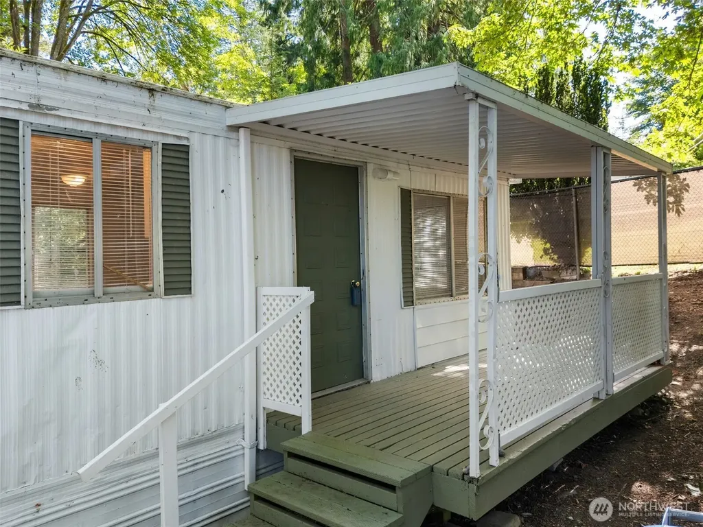 18705 1st Avenue NE Suquamish WA 98392