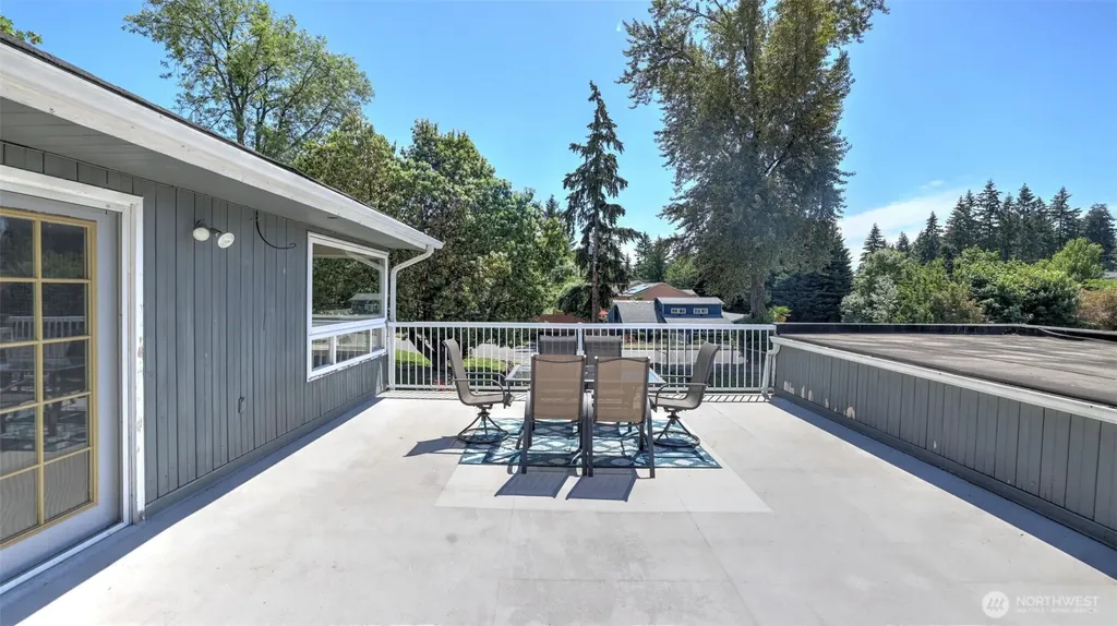 2200 NE 24th Street Renton WA 98056