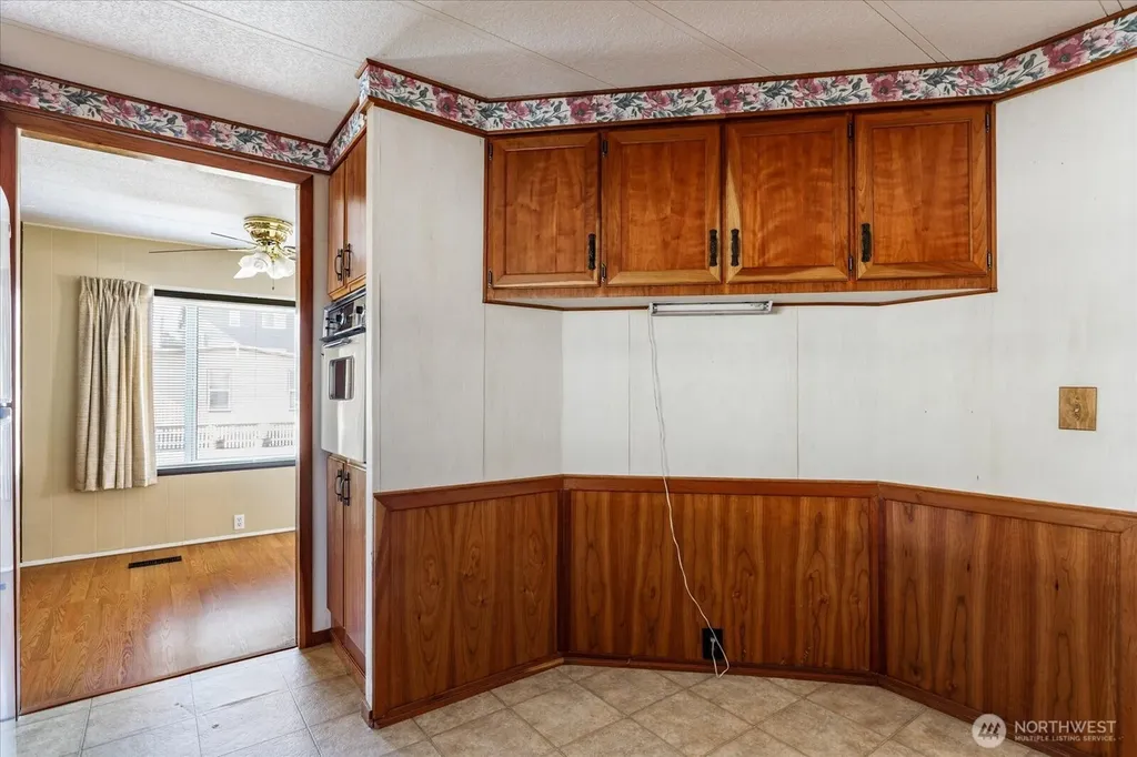 225 NE Ernst Street Oak Harbor WA 98277