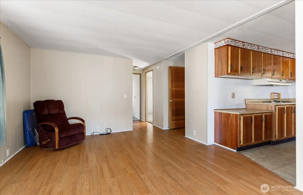 225 NE Ernst Street Oak Harbor WA 98277