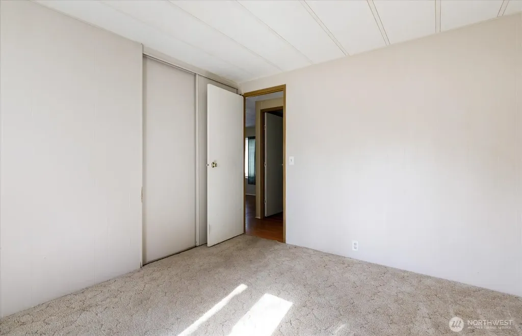 225 NE Ernst Street Oak Harbor WA 98277