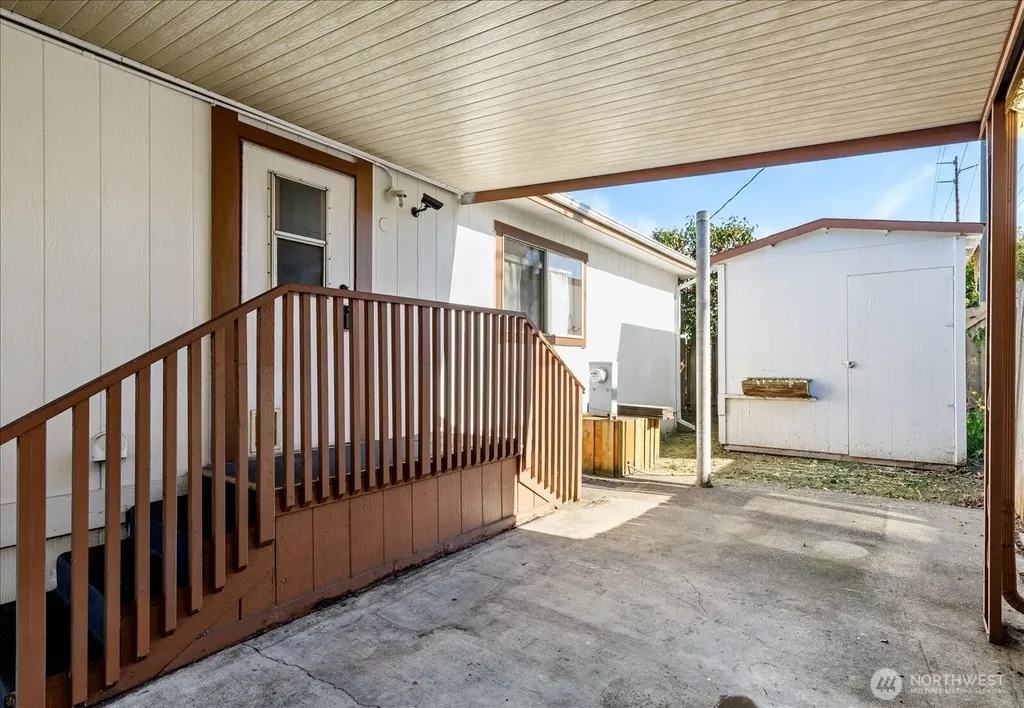 225 NE Ernst Street Oak Harbor WA 98277