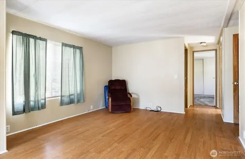 225 NE Ernst Street Oak Harbor WA 98277