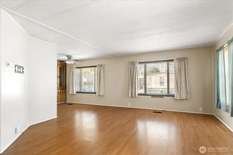 225 NE Ernst Street Oak Harbor WA 98277
