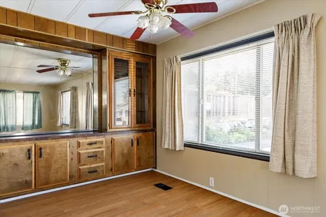 225 NE Ernst Street Oak Harbor WA 98277