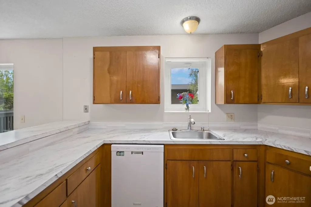 1425 S Puget Drive Renton WA 98055
