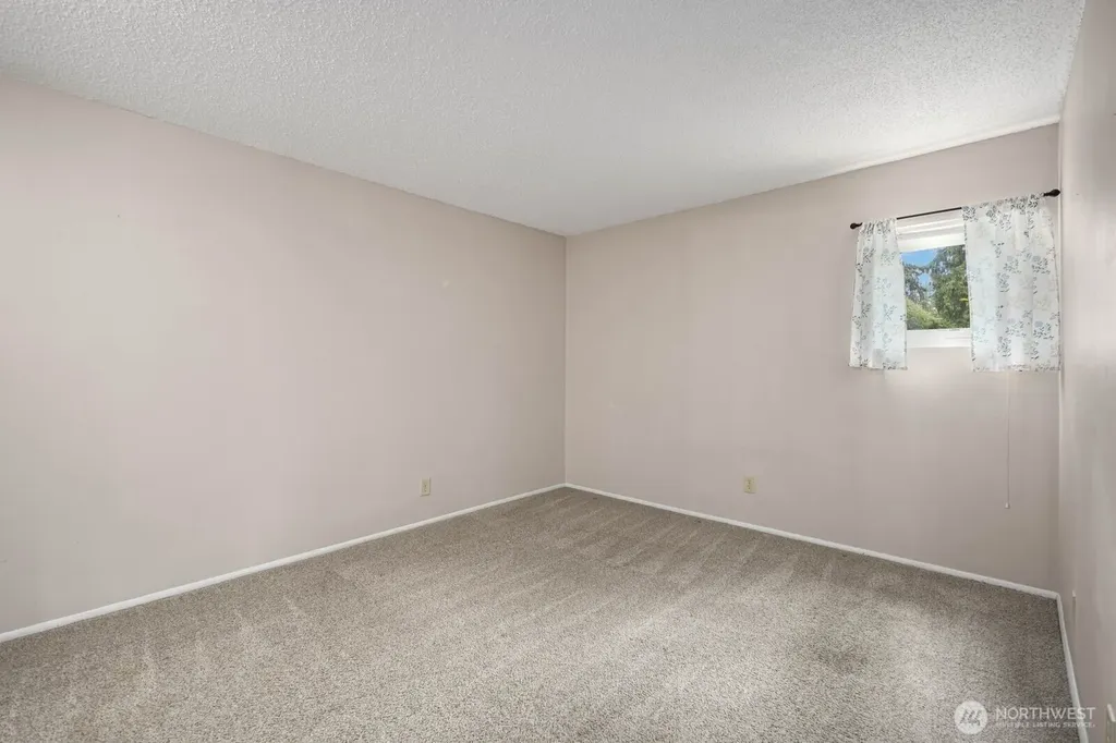 1425 S Puget Drive Renton WA 98055