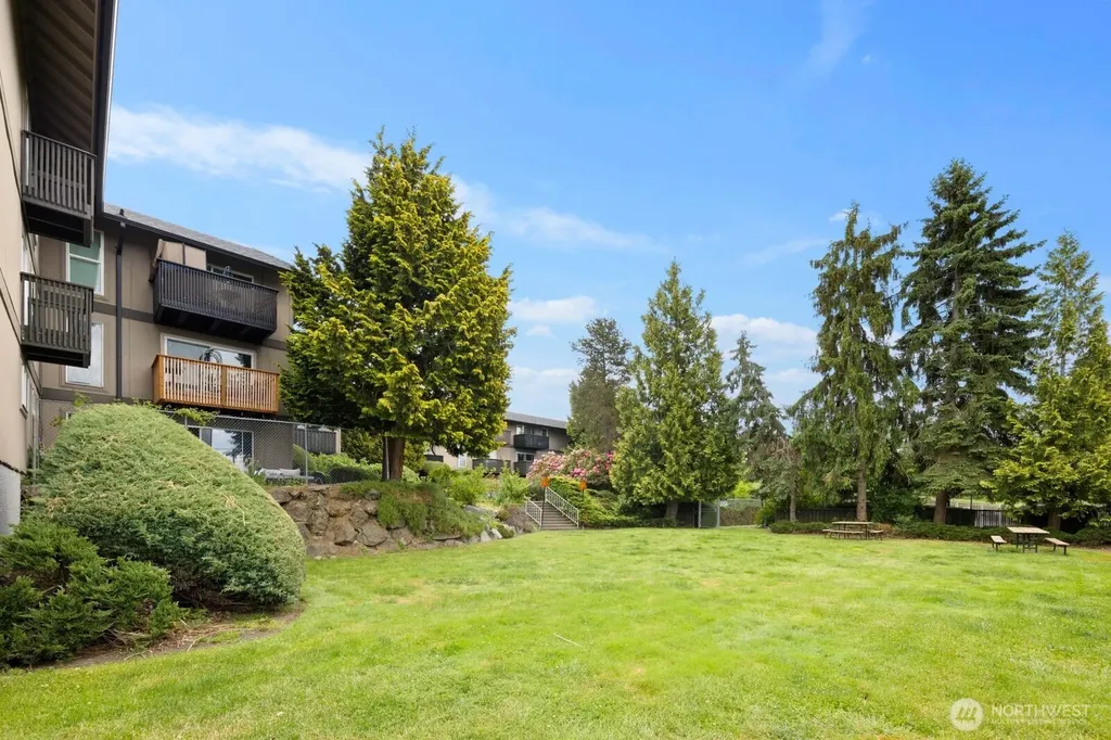 1425 S Puget Drive Renton WA 98055