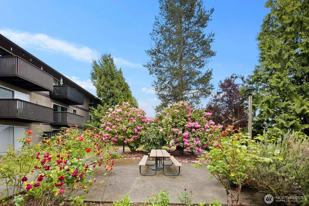 1425 S Puget Drive Renton WA 98055