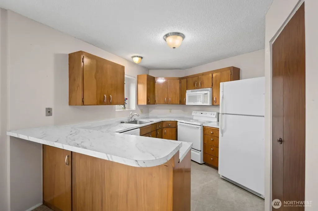 1425 S Puget Drive Renton WA 98055