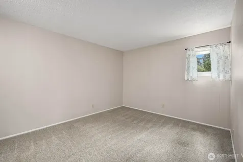 1425 S Puget Drive Renton WA 98055