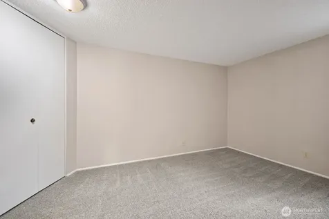 1425 S Puget Drive Renton WA 98055