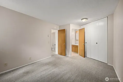 1425 S Puget Drive Renton WA 98055