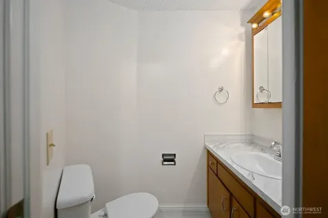 1425 S Puget Drive Renton WA 98055