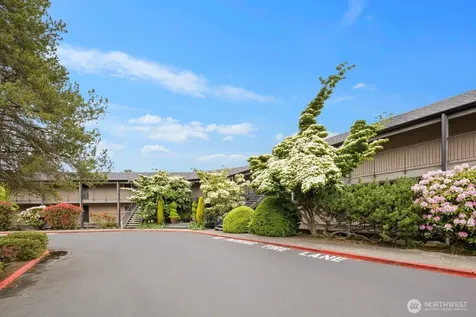 1425 S Puget Drive Renton WA 98055