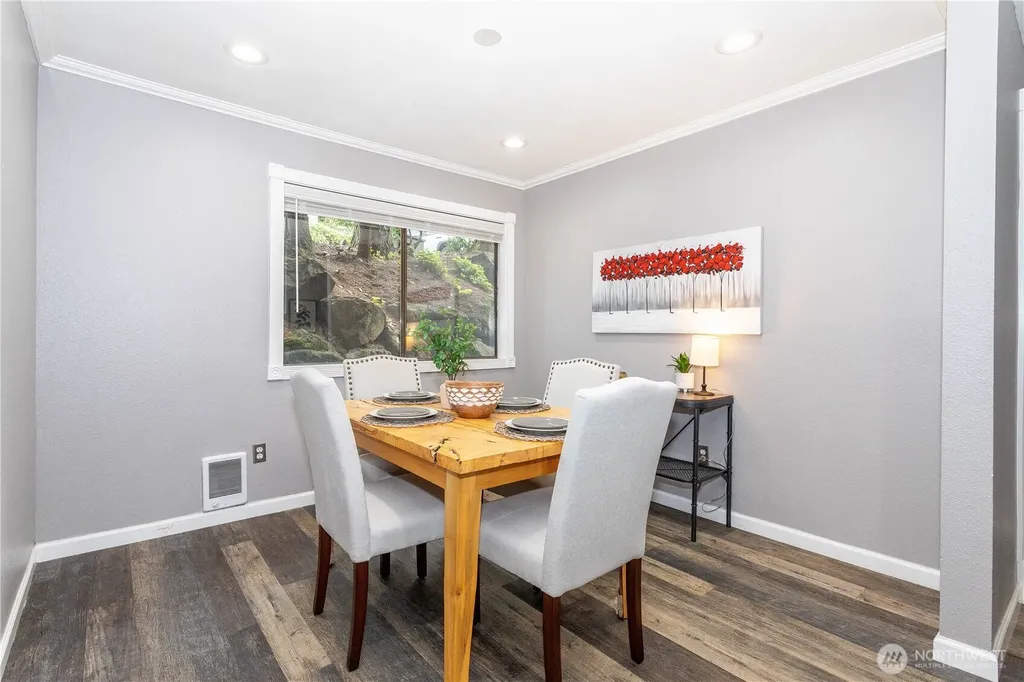12517 NE 23rd Place Bellevue WA 98005