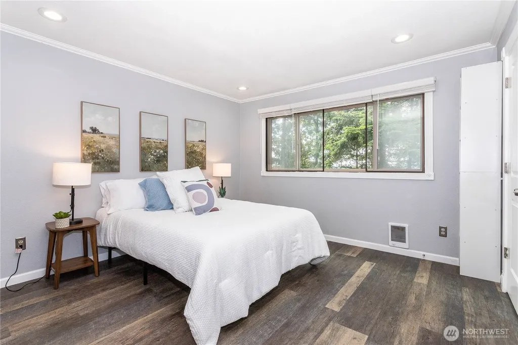 12517 NE 23rd Place Bellevue WA 98005