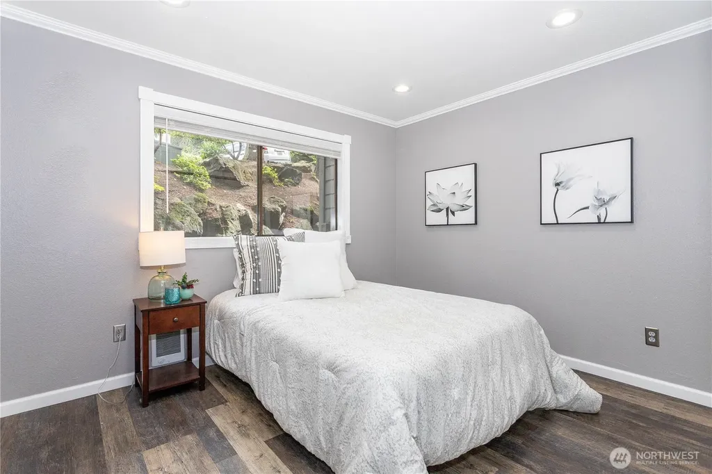 12517 NE 23rd Place Bellevue WA 98005