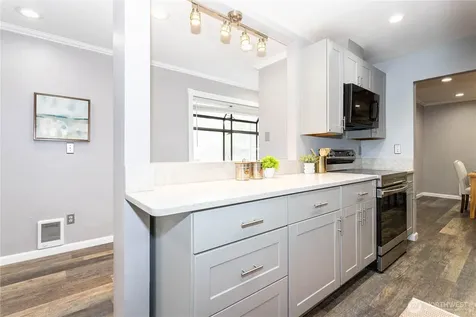 12517 NE 23rd Place Bellevue WA 98005