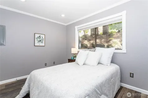 12517 NE 23rd Place Bellevue WA 98005