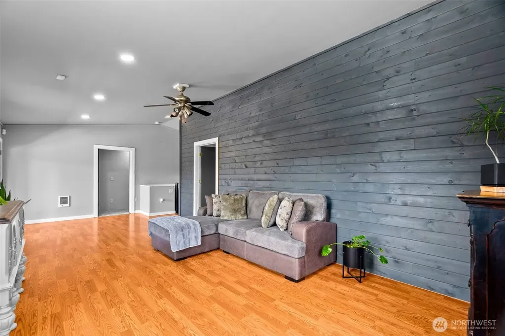 5924 139th Trail SW Rochester WA 98579