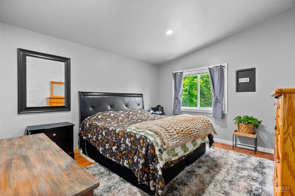 5924 139th Trail SW Rochester WA 98579