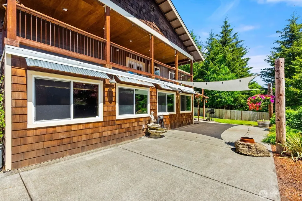 5924 139th Trail SW Rochester WA 98579