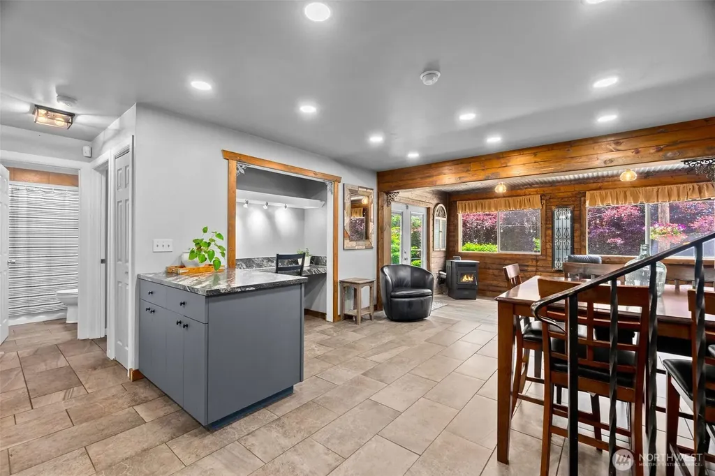 5924 139th Trail SW Rochester WA 98579