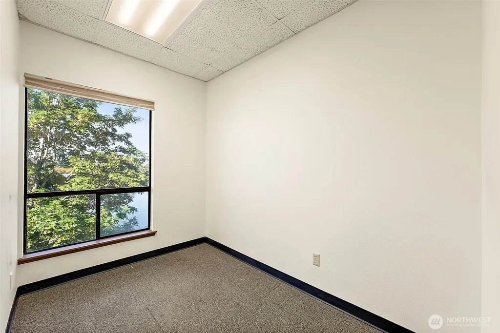 2025 Wheaton Way Bremerton WA 98310