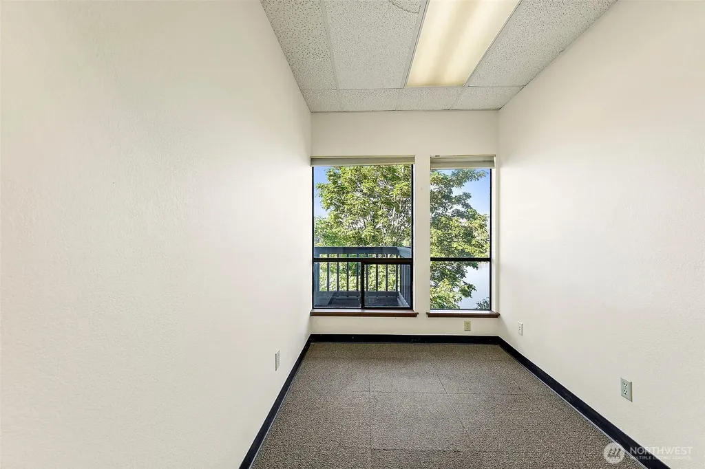 2025 Wheaton Way Bremerton WA 98310