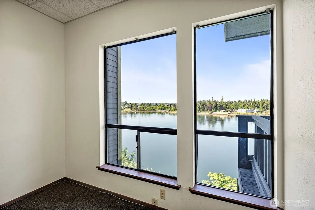 2025 Wheaton Way Bremerton WA 98310