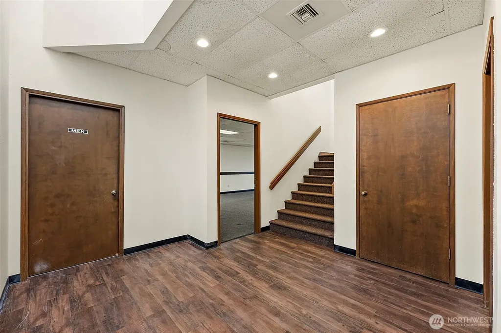 2025 Wheaton Way Bremerton WA 98310