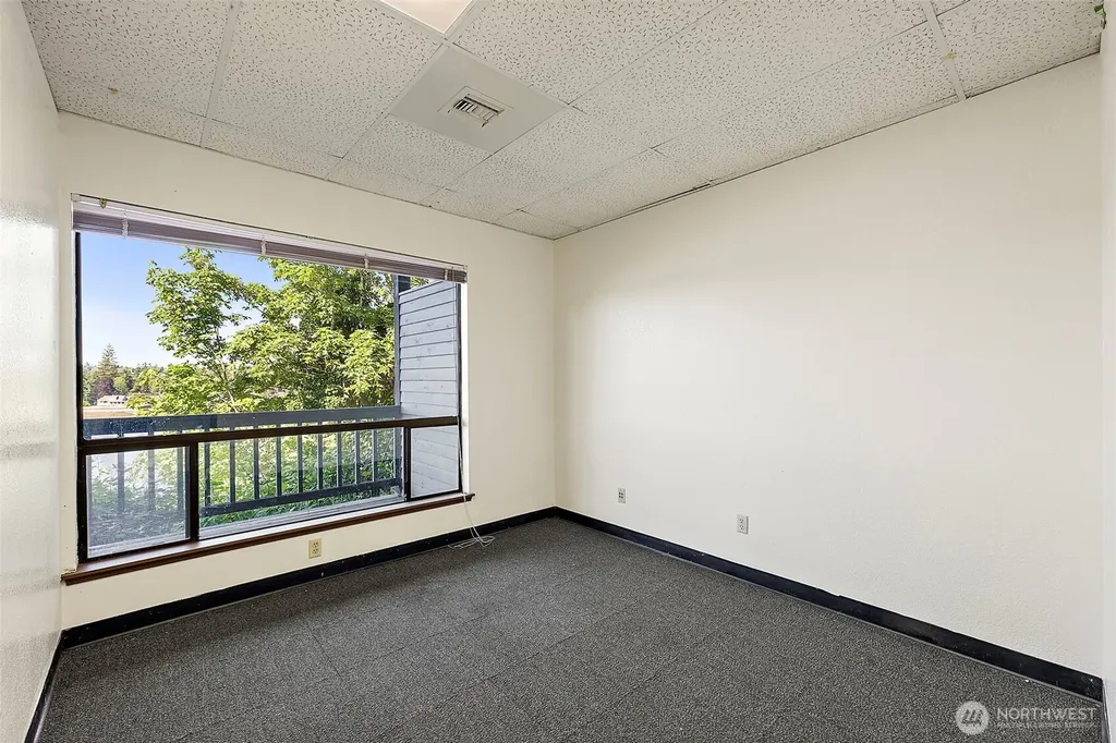 2025 Wheaton Way Bremerton WA 98310