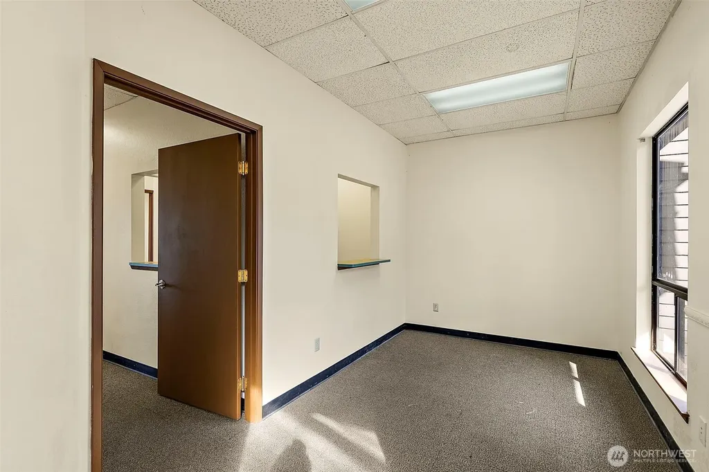 2025 Wheaton Way Bremerton WA 98310