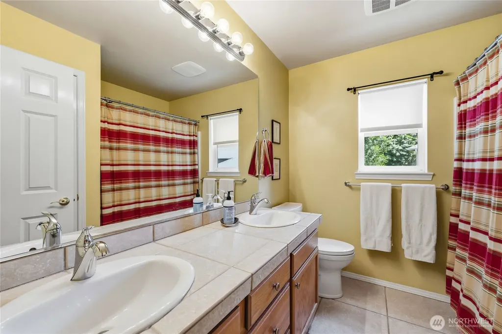 14555 Kingscross Circle NW Silverdale WA 98383