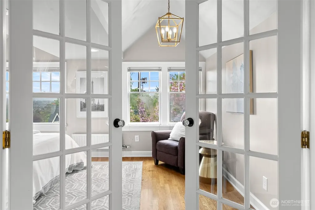 114 Queen Anne Drive Seattle WA 98109