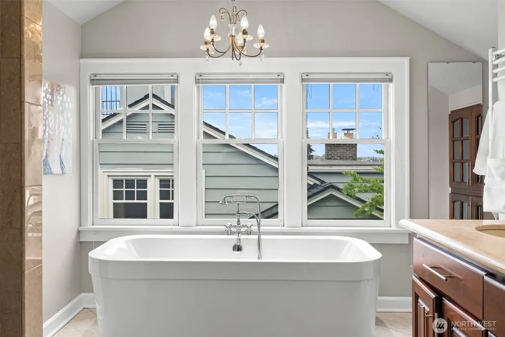 114 Queen Anne Drive Seattle WA 98109