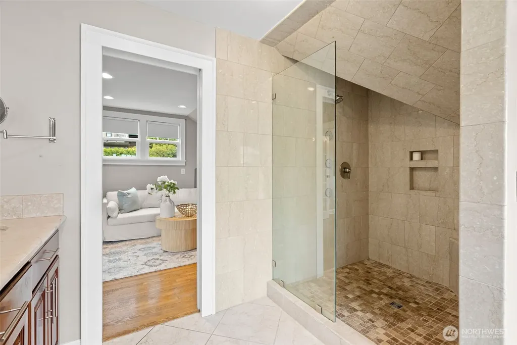 114 Queen Anne Drive Seattle WA 98109