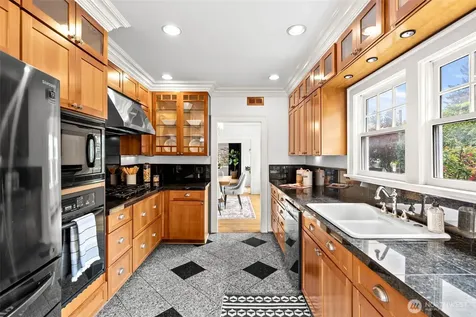 114 Queen Anne Drive Seattle WA 98109
